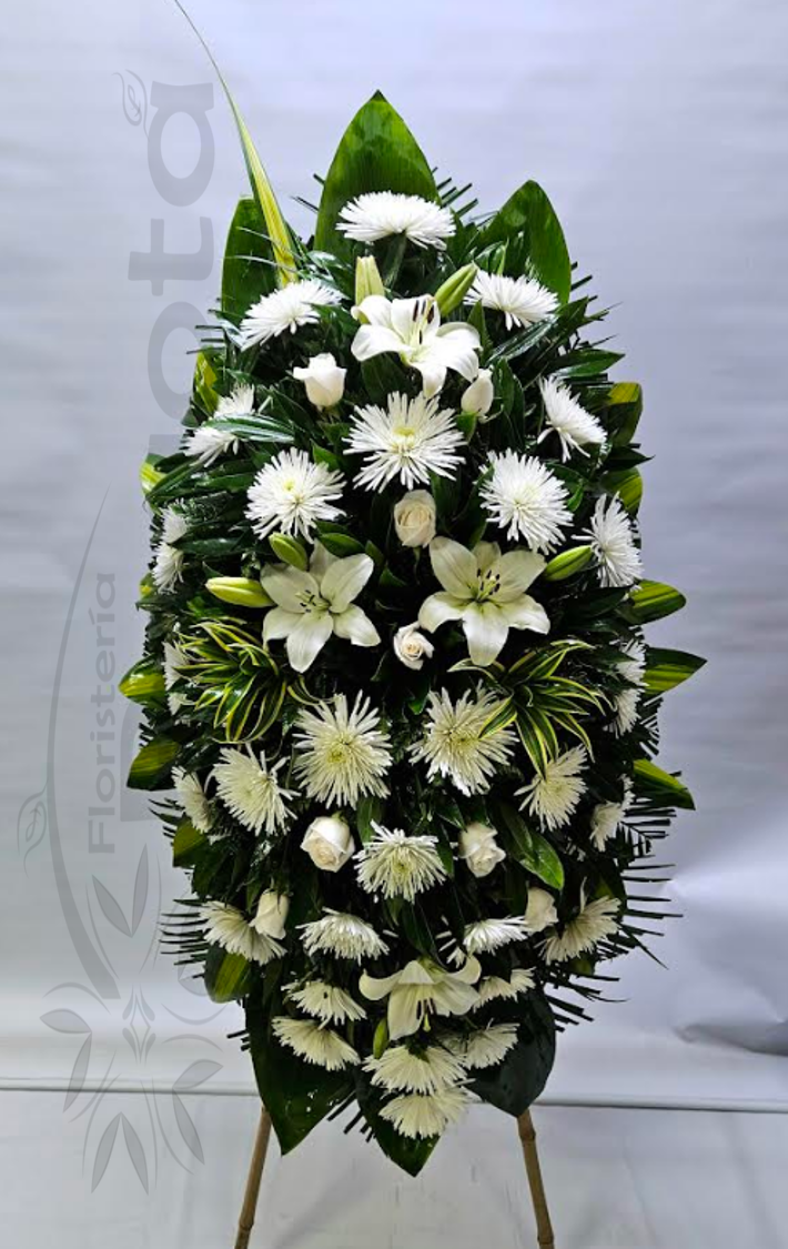 Cascada con rosas y crisantemas