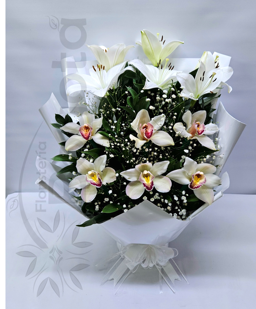 Arreglo orquideas y lirios
